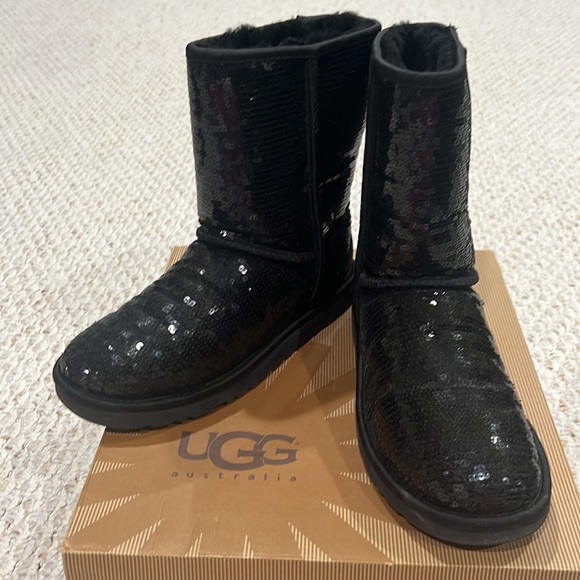 Ugg boots - Picture 3 of 4